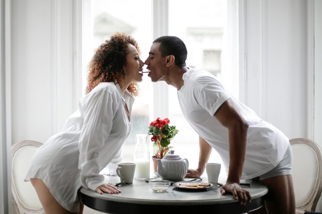 Sex Therapy vs Couples Therapy: Which Is Right For You - and What's The Difference? 1 sex therapy couples therapy