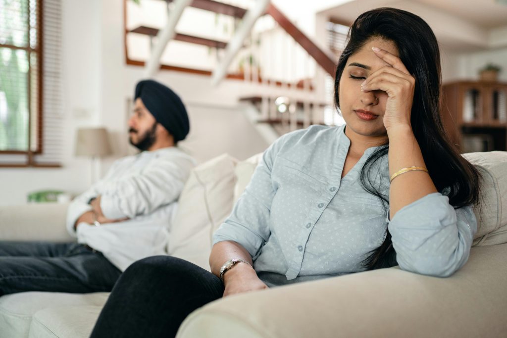 Why We Ignore Red Flags in Narcissistic Relationships and How Unmet Childhood Needs Shape This Pattern